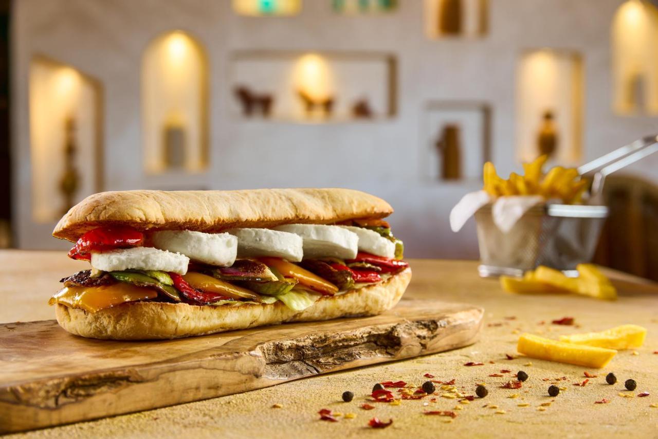 Benben By Dhara Hotels - Adults Only Асуан Экстерьер фото A vegetarian baguette